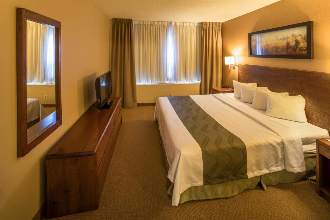 Quality & Pe Trudeau Airport Hotel