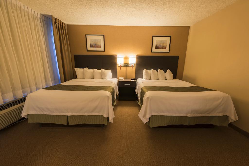 Hotel Quality & Pe Trudeau Airport