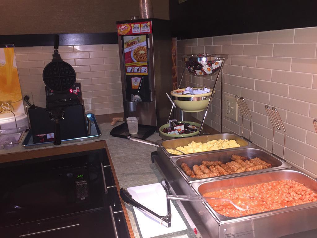 Quality & Pe Trudeau Airport 3* Dorval