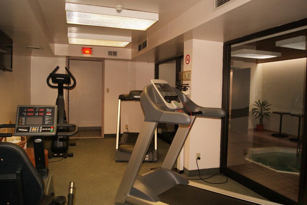 Quality & Pe Trudeau Airport Hotel