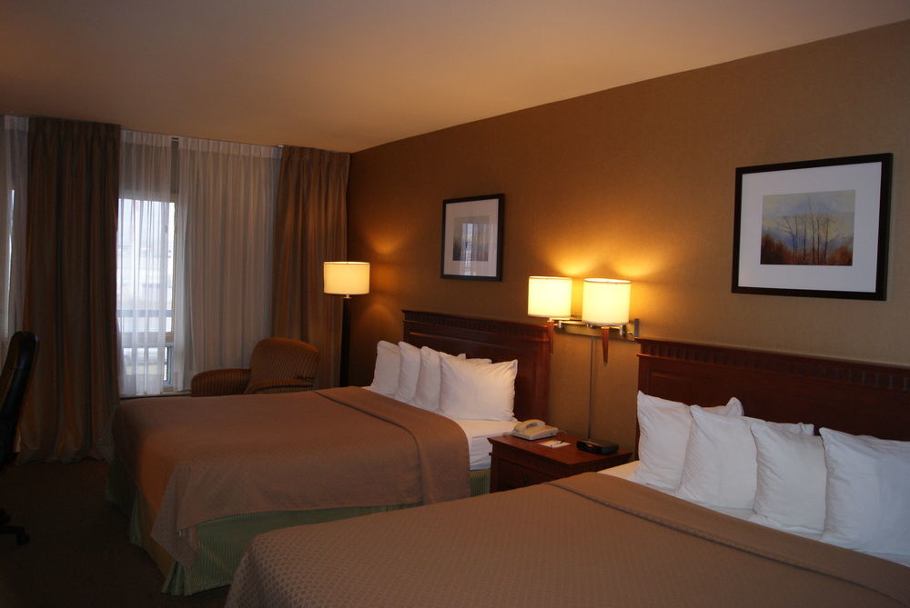Quality & Pe Trudeau Airport Dorval