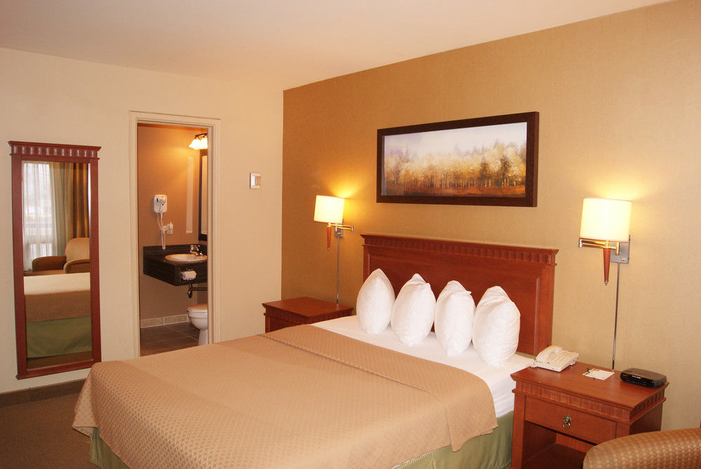 Quality & Pe Trudeau Airport 3*