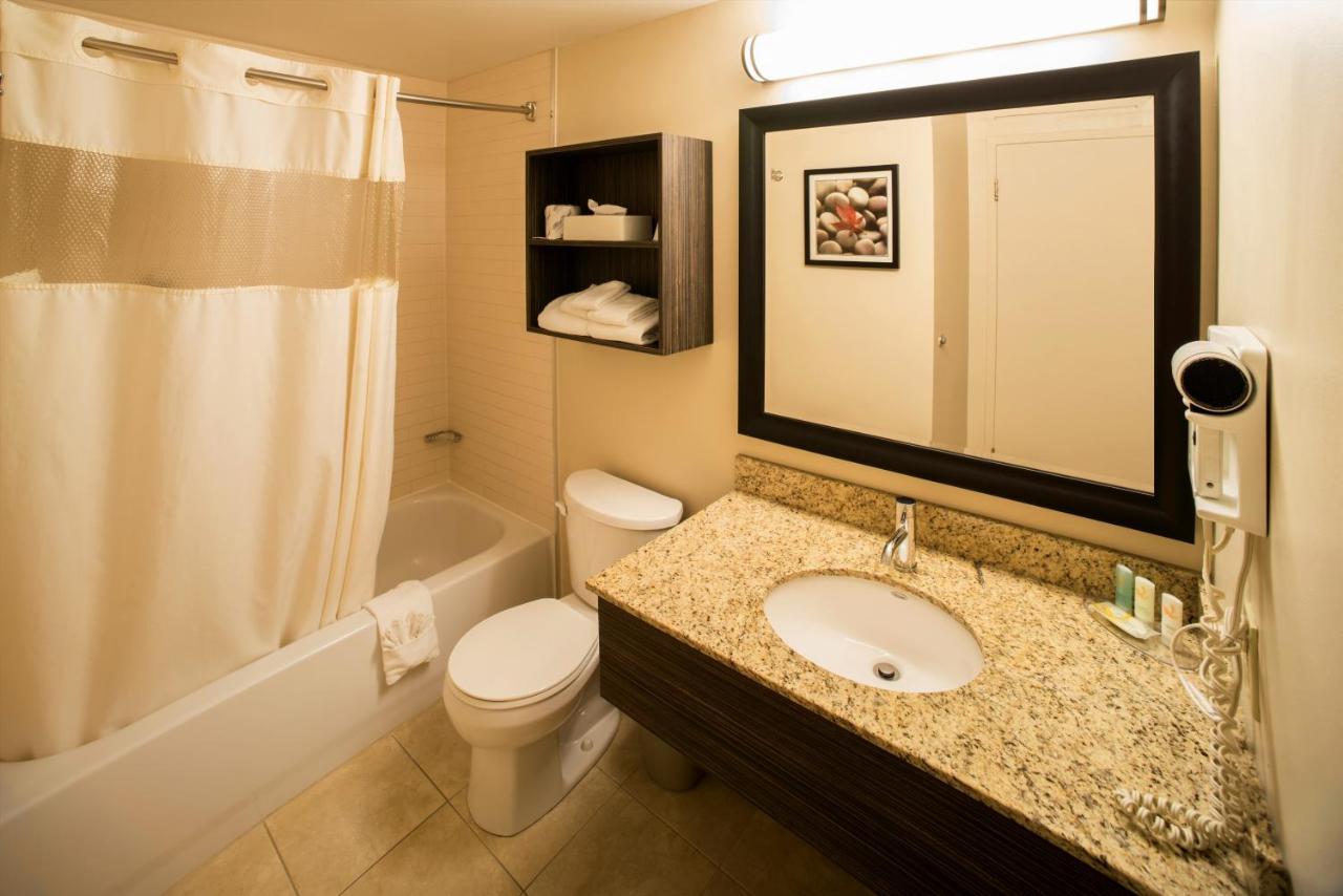 Quality & Pe Trudeau Airport 3*